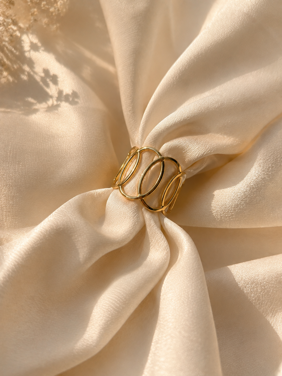 Luna Loop Ring