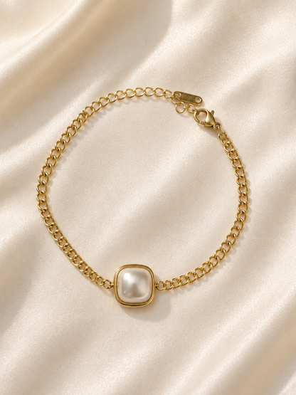 Pearl Frame Chain Bracelet