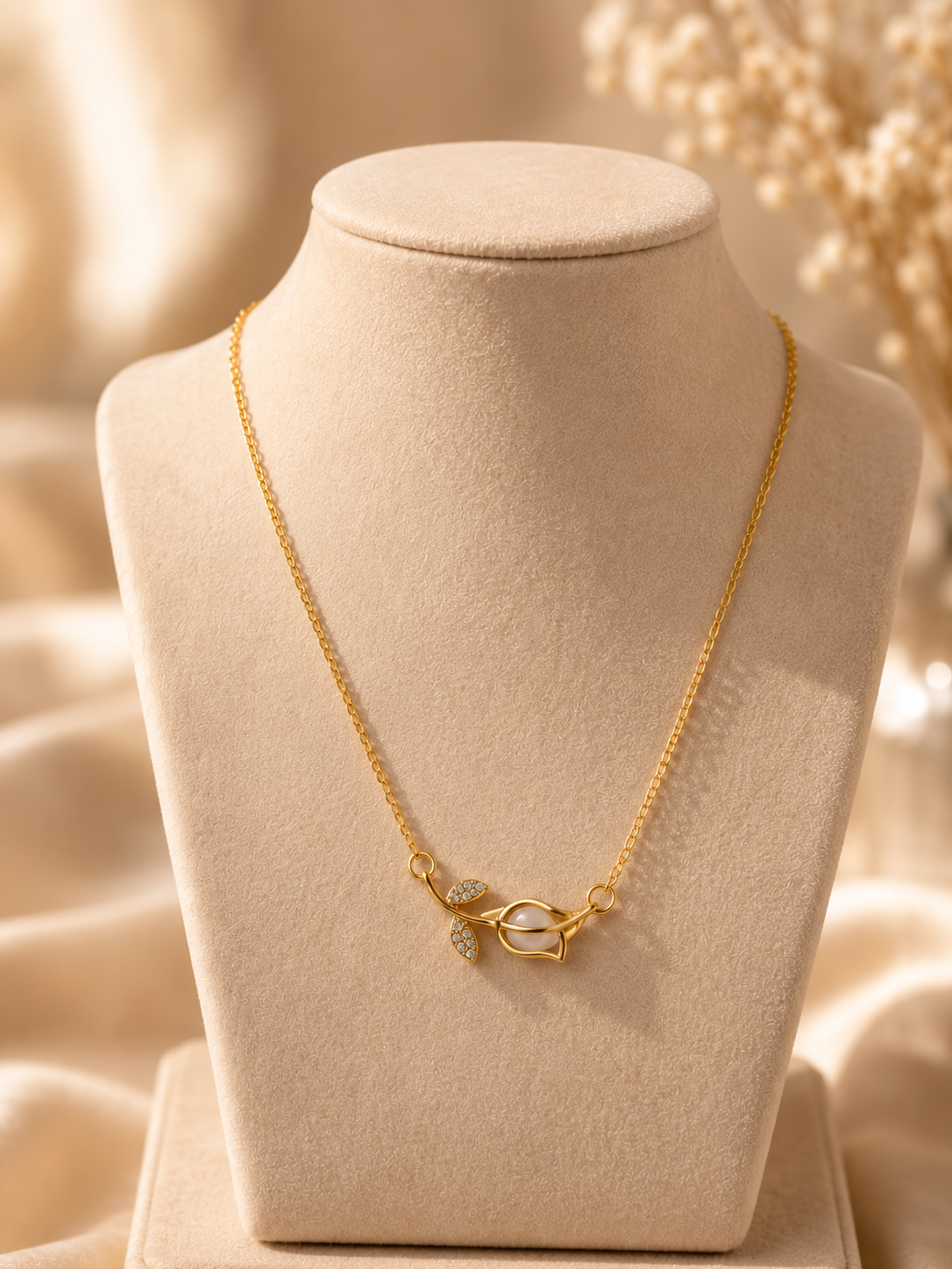 Intertwined Leaf Pendant Necklace